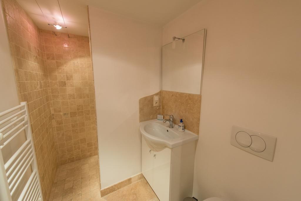 La Treille Et L'Impasse Hotel Ansouis Room photo